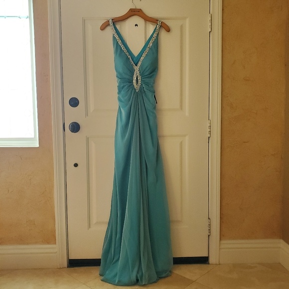 LA Femme Dress - Picture 3 of 5